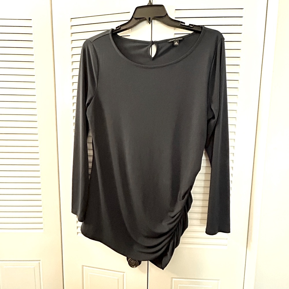 Banana Republic pretty top with ruching. SZ XL
